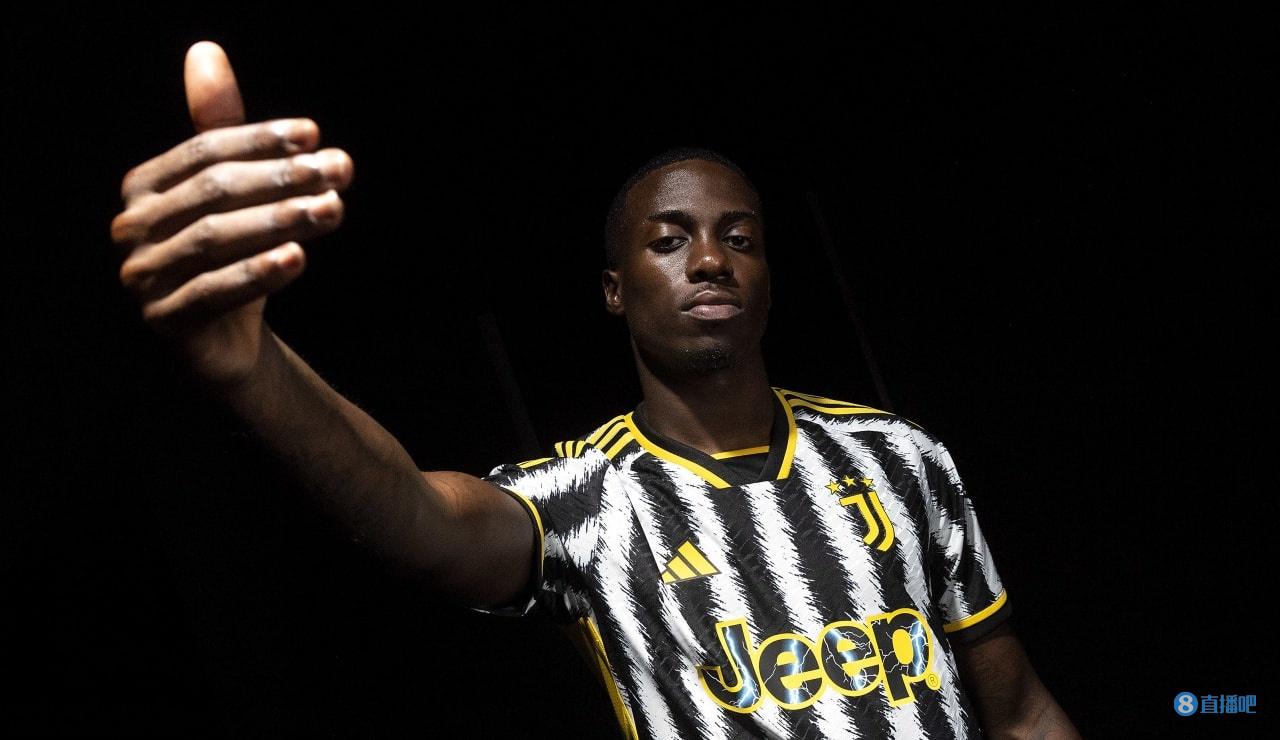 赛场上为中 赛场上为中